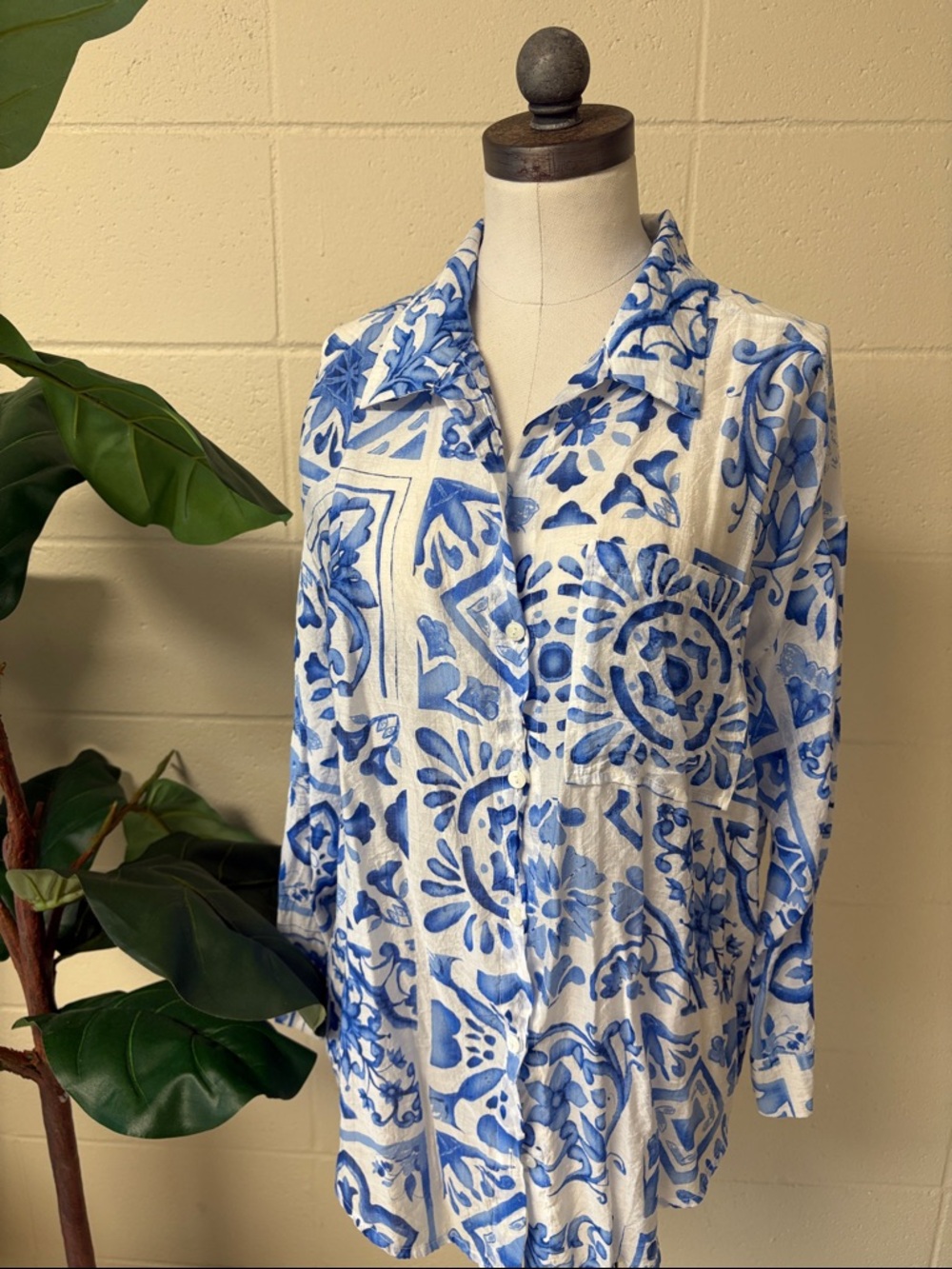 Blue and White Floral Tile Print Button-Up Shirt